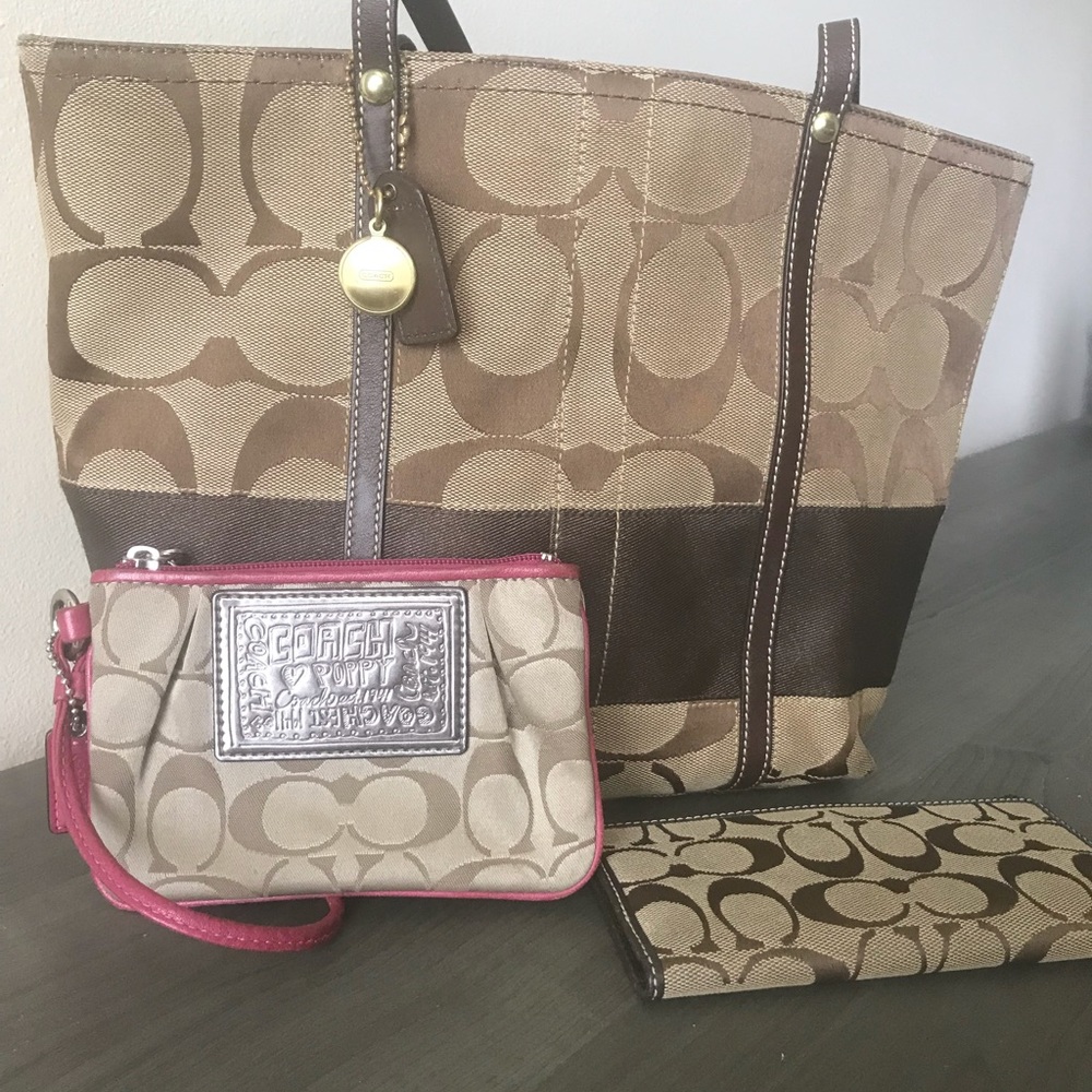 Coach bag with 2 smaller accessories